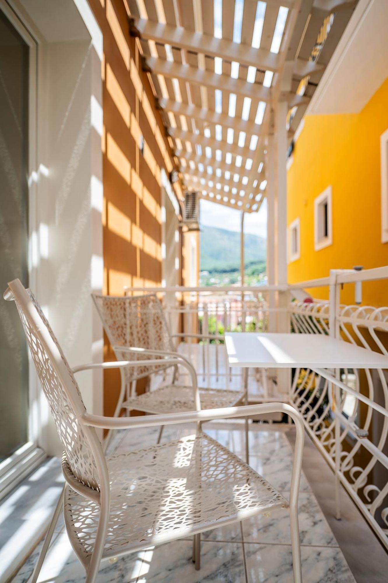 Astra Apartment Parga Bagian luar foto