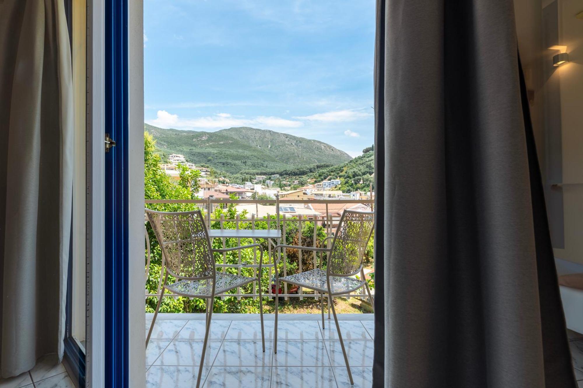Astra Apartment Parga Bagian luar foto